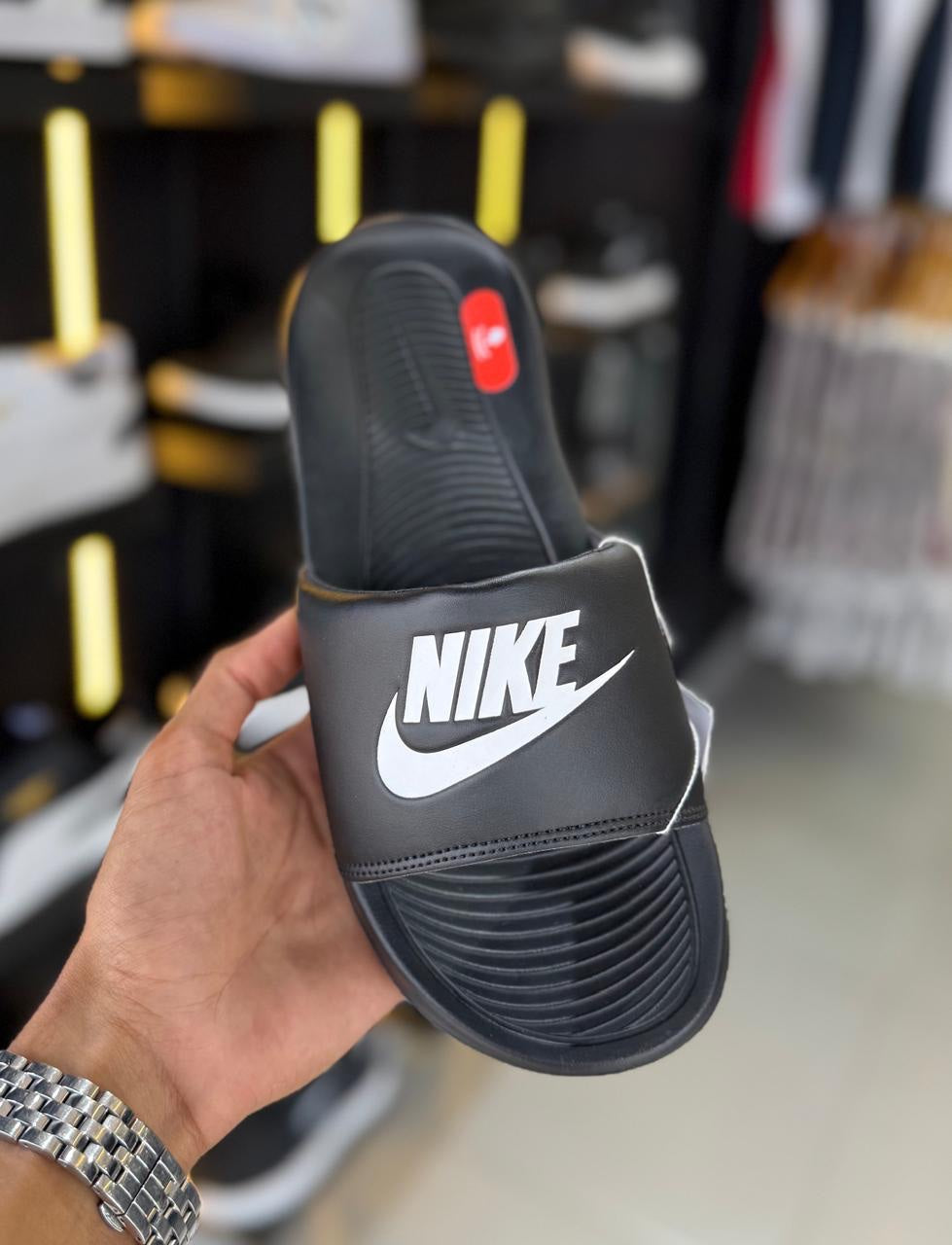 Chinelo Nike slide preto