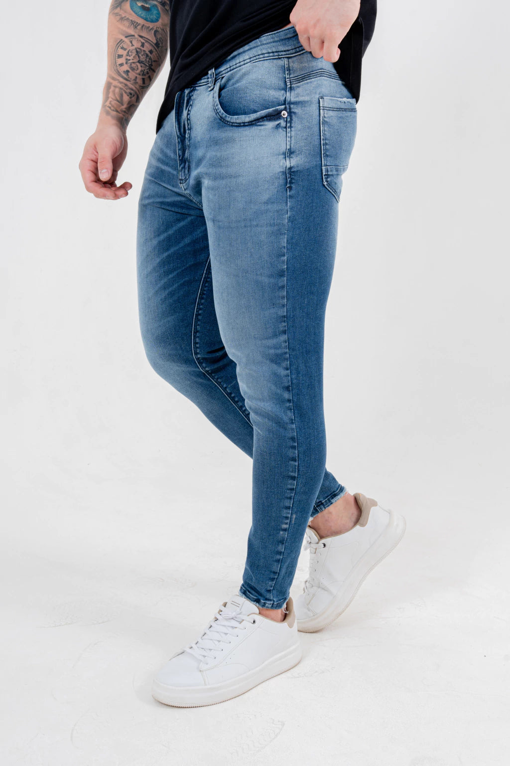 Calça Skinny Básica Escura