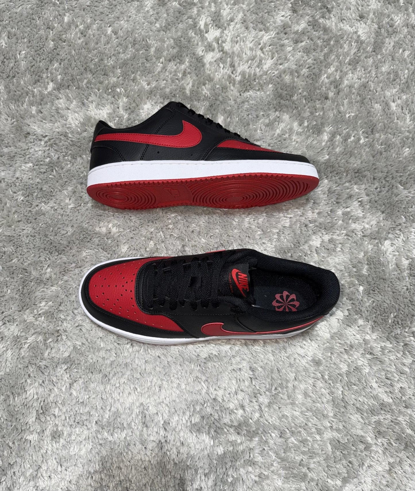 Tênis Nike court vision lo preto/vermelho