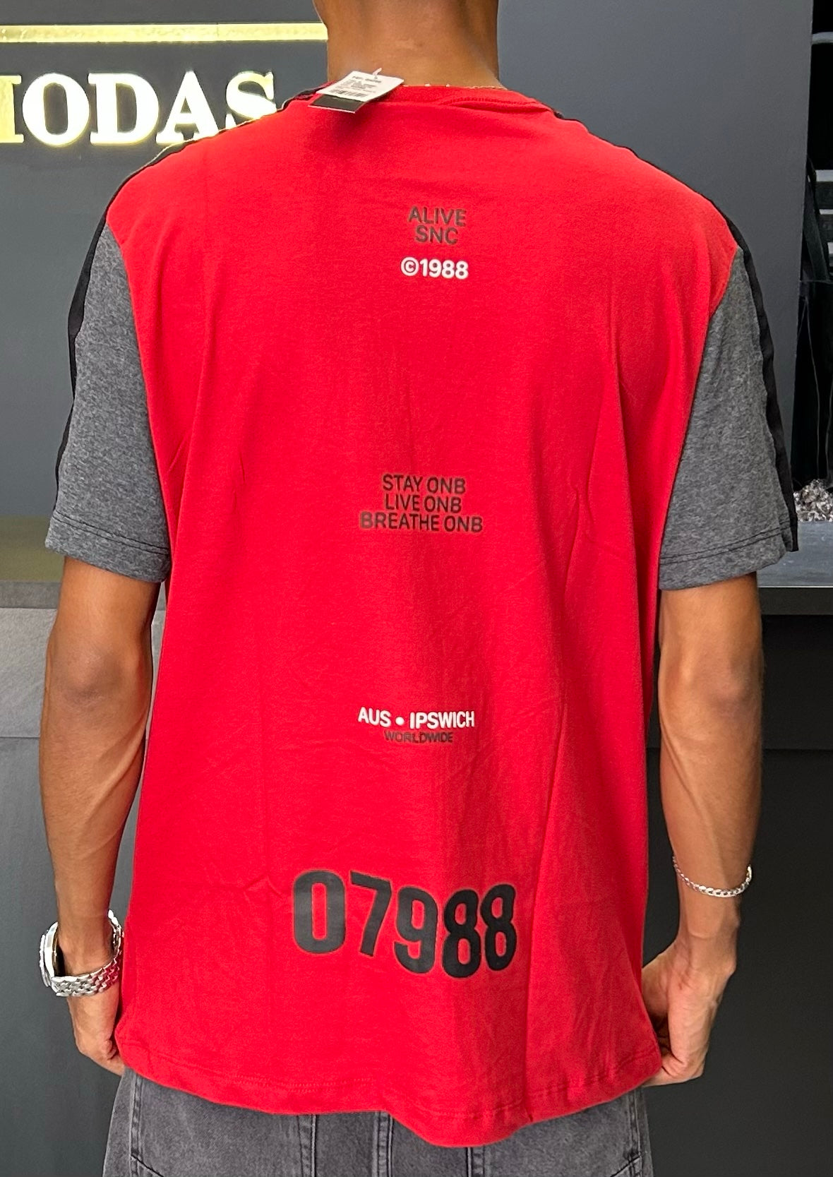 Camiseta ombongo wick vermelho