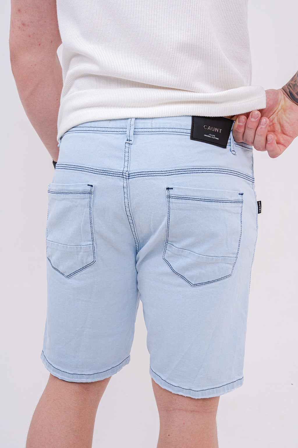 Bermuda Skinny Básica Clara