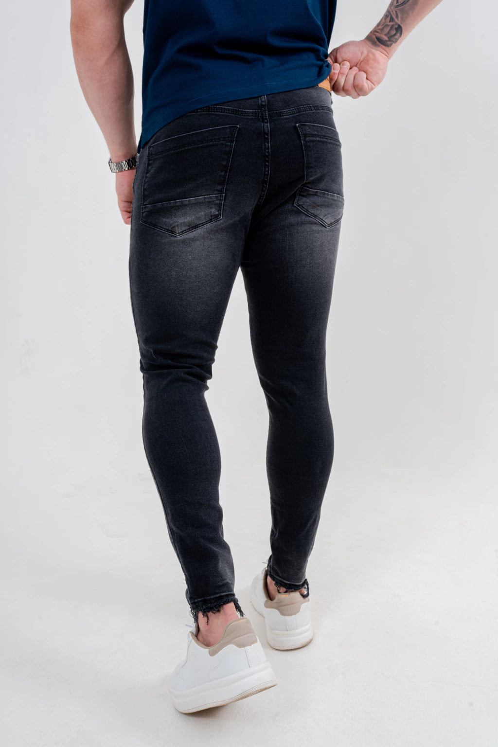 Calça Skinny Destroyed Jeans Preta
