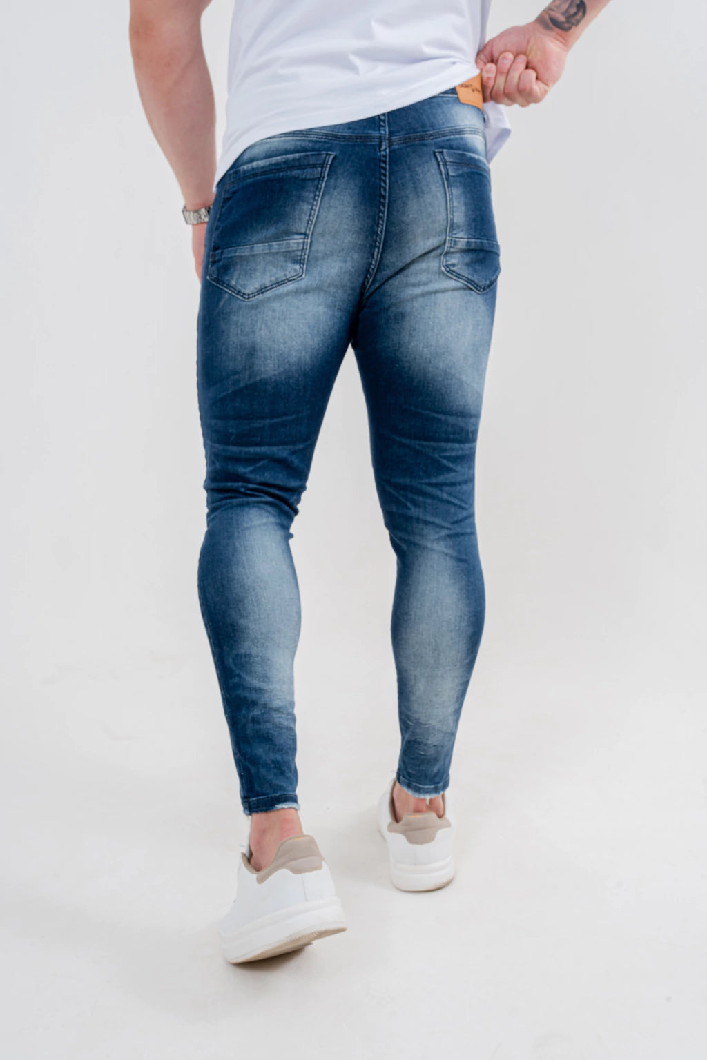 Calça Skinny Destroyed C/ Patch