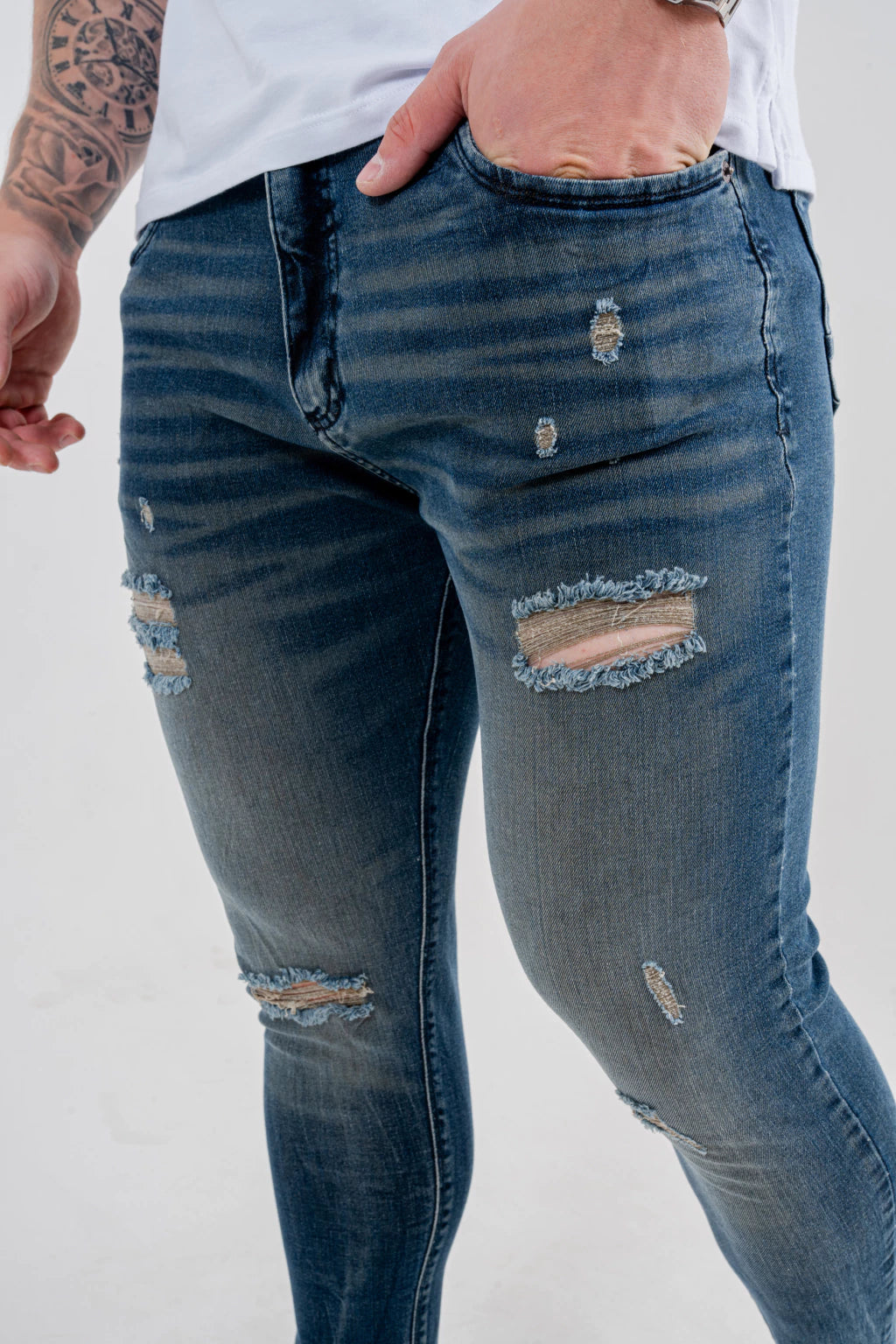 Calça Skinny Destroyed