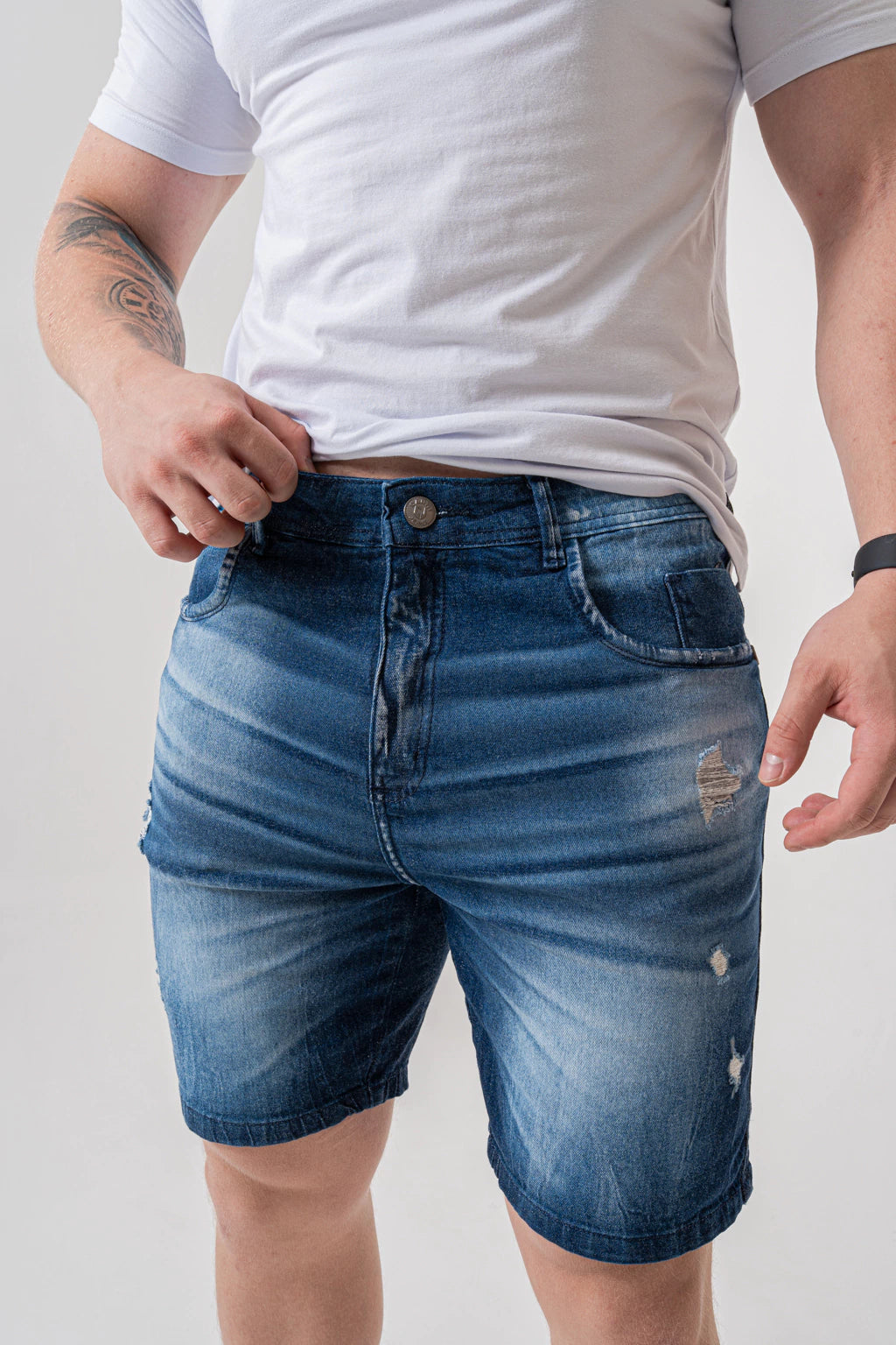 Bermuda Skinny Destroyed Escura