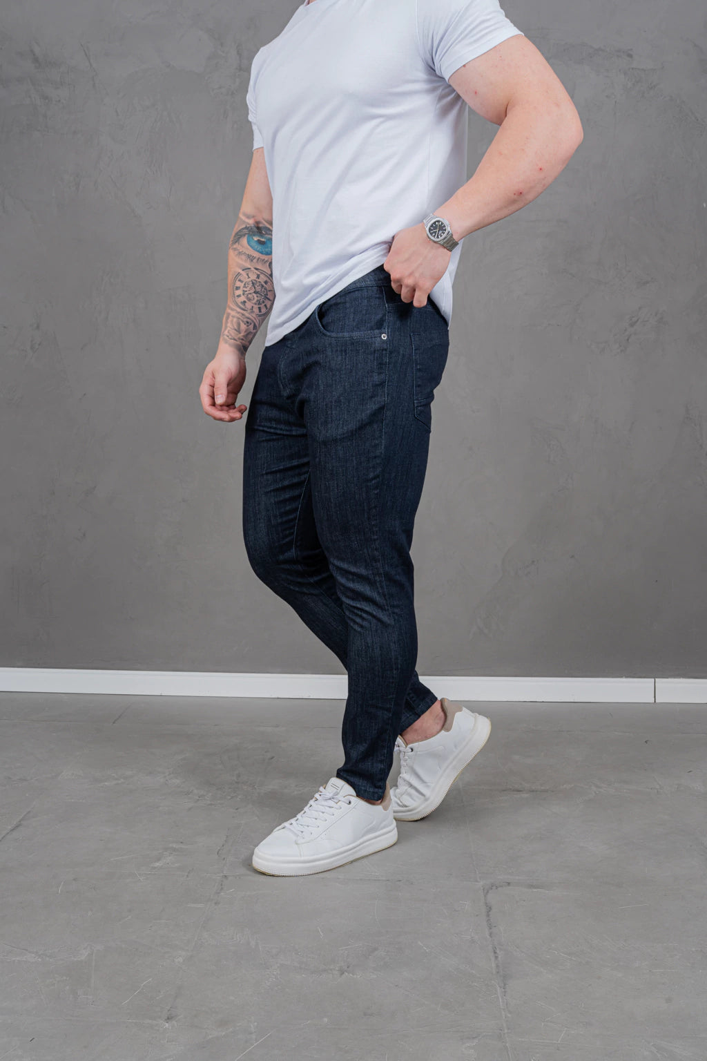 Calça Skinny Básica Escura