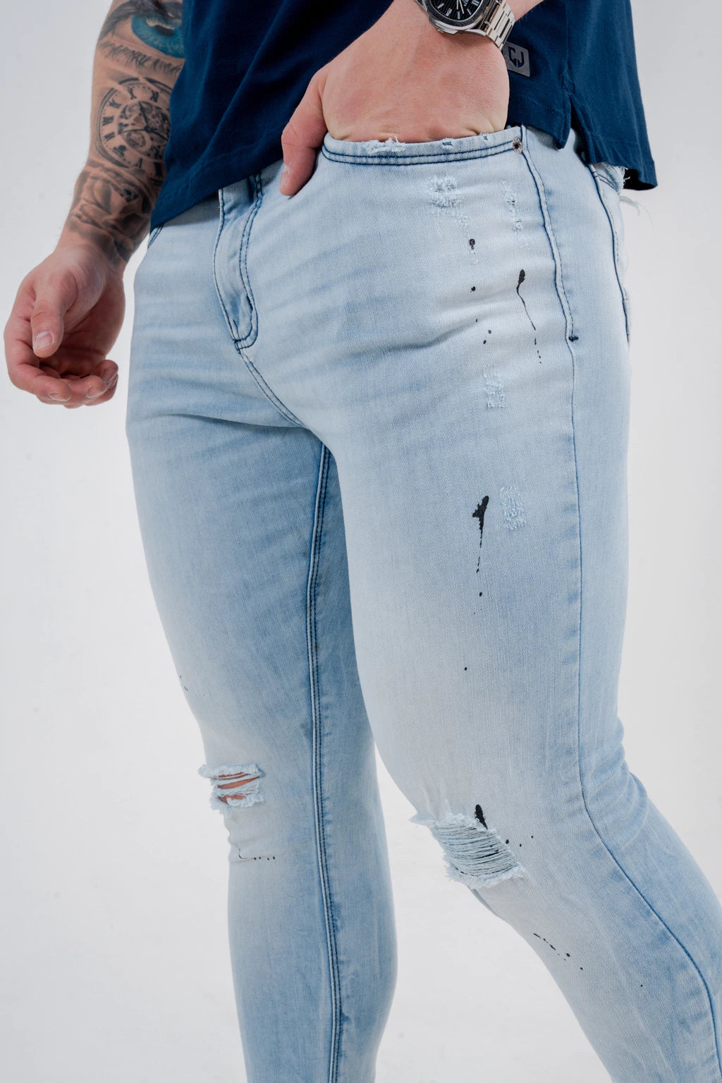 Calça Skinny Destroyed C/Pigmento