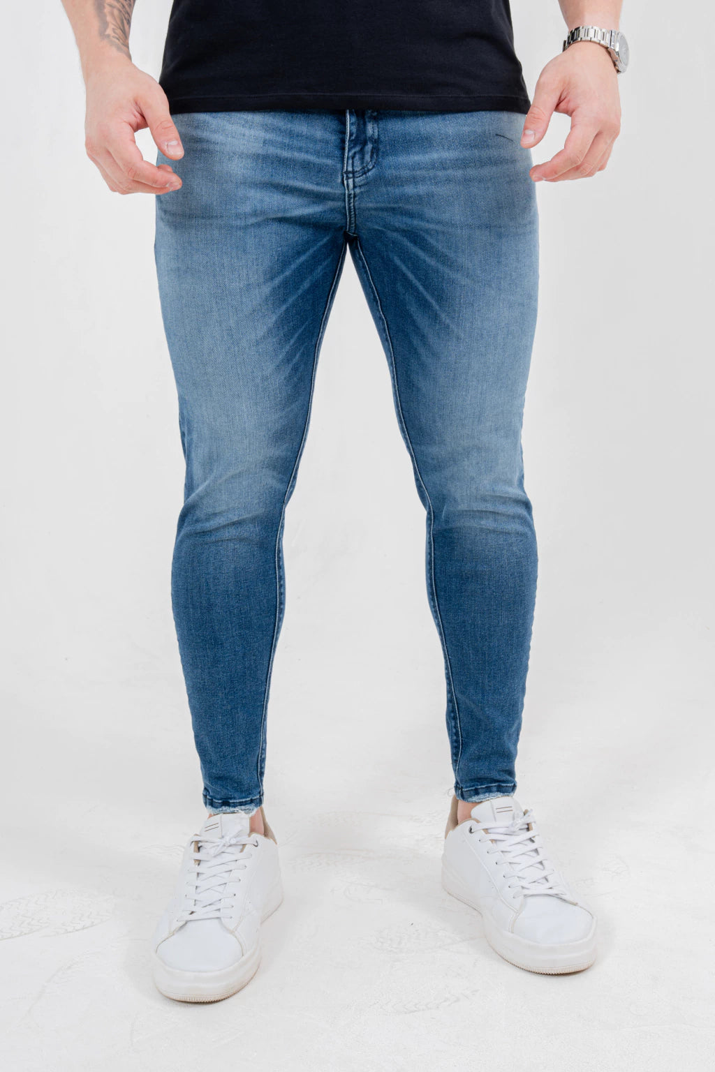 Calça Skinny Básica Escura