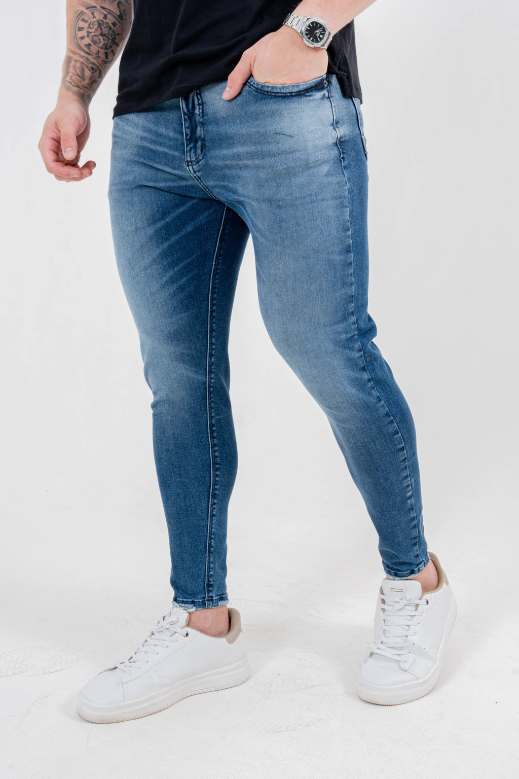 Calça Skinny Básica Escura