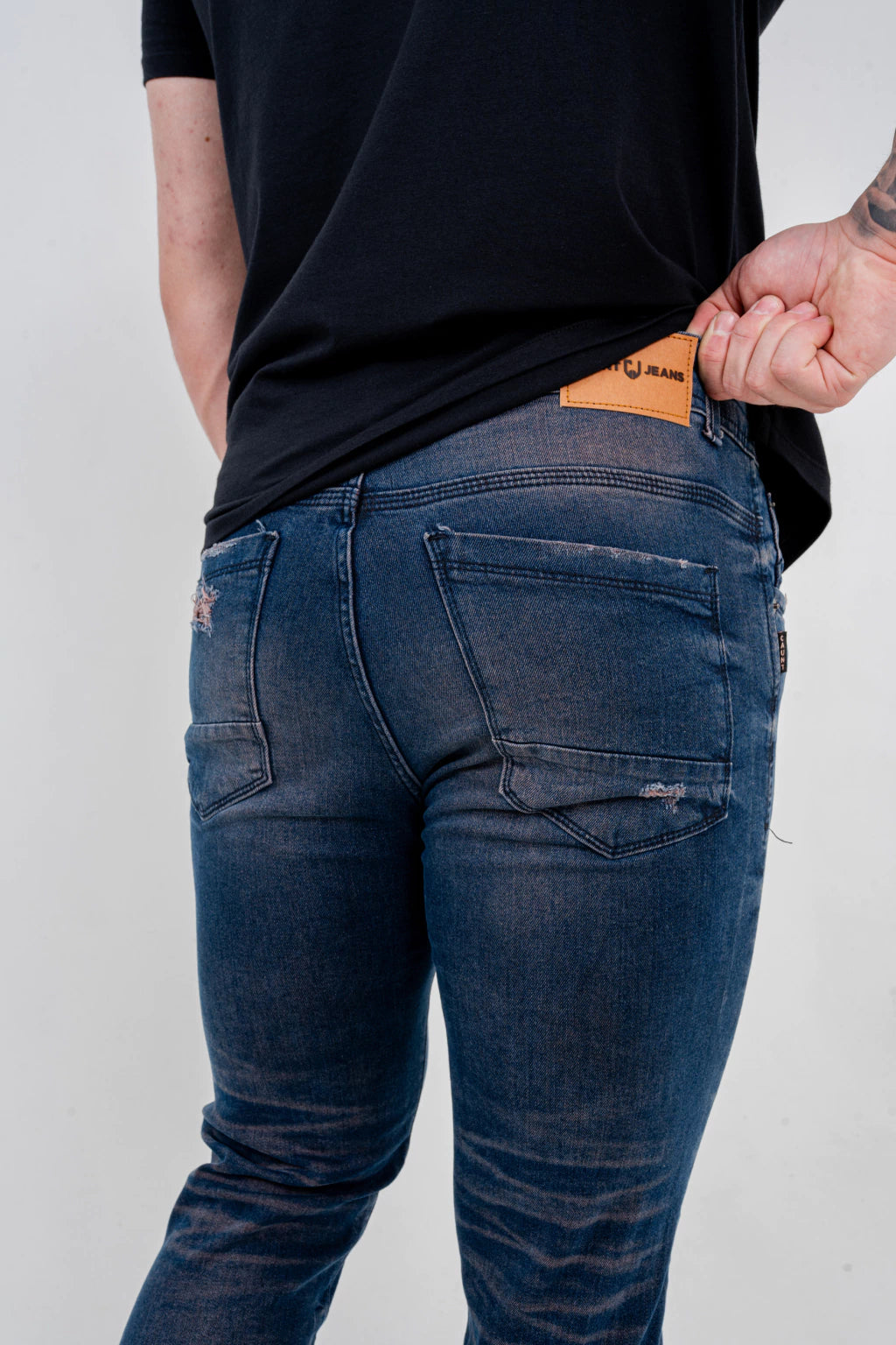 Calça Skinny Destroyed