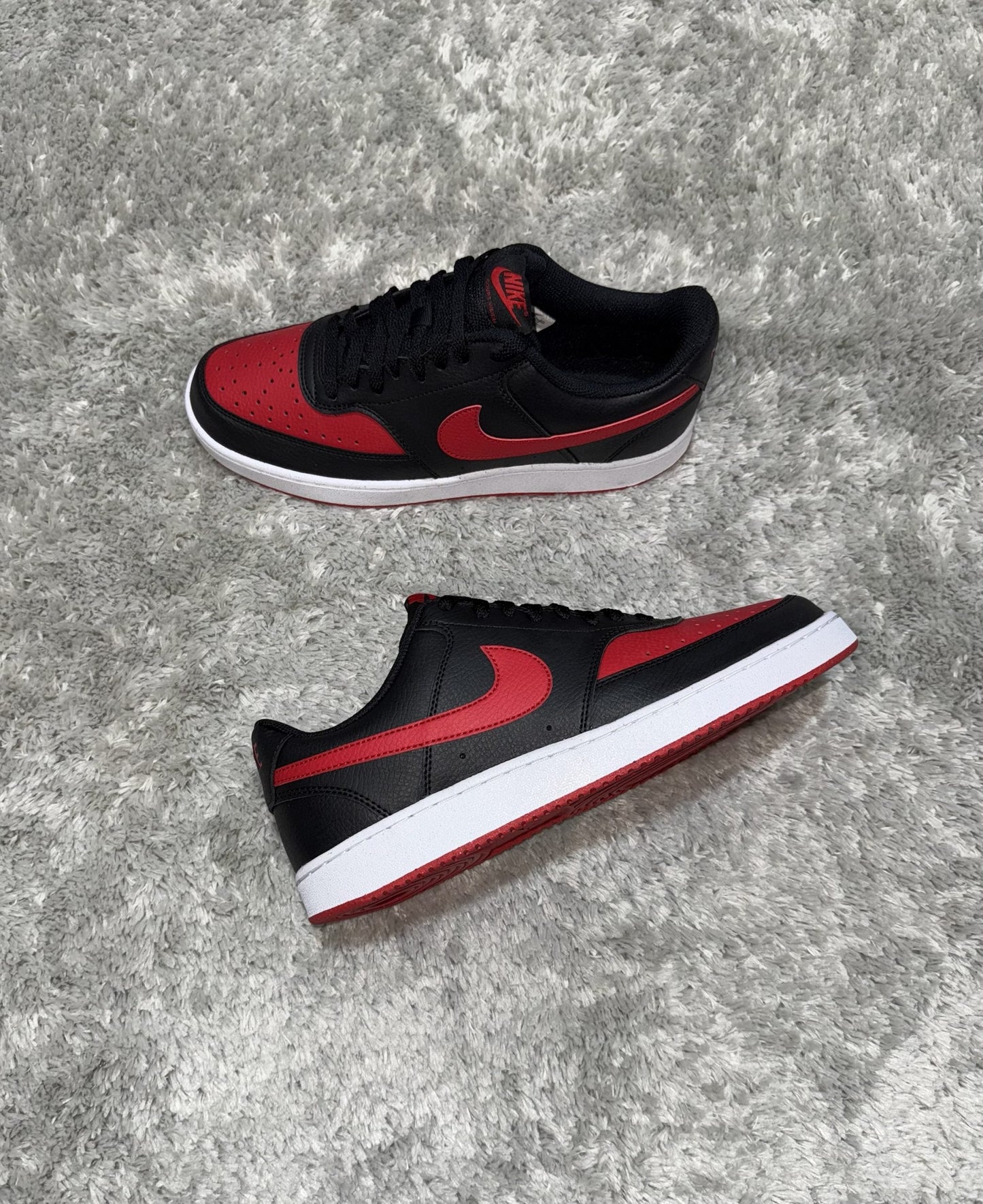 Tênis Nike court vision lo preto/vermelho
