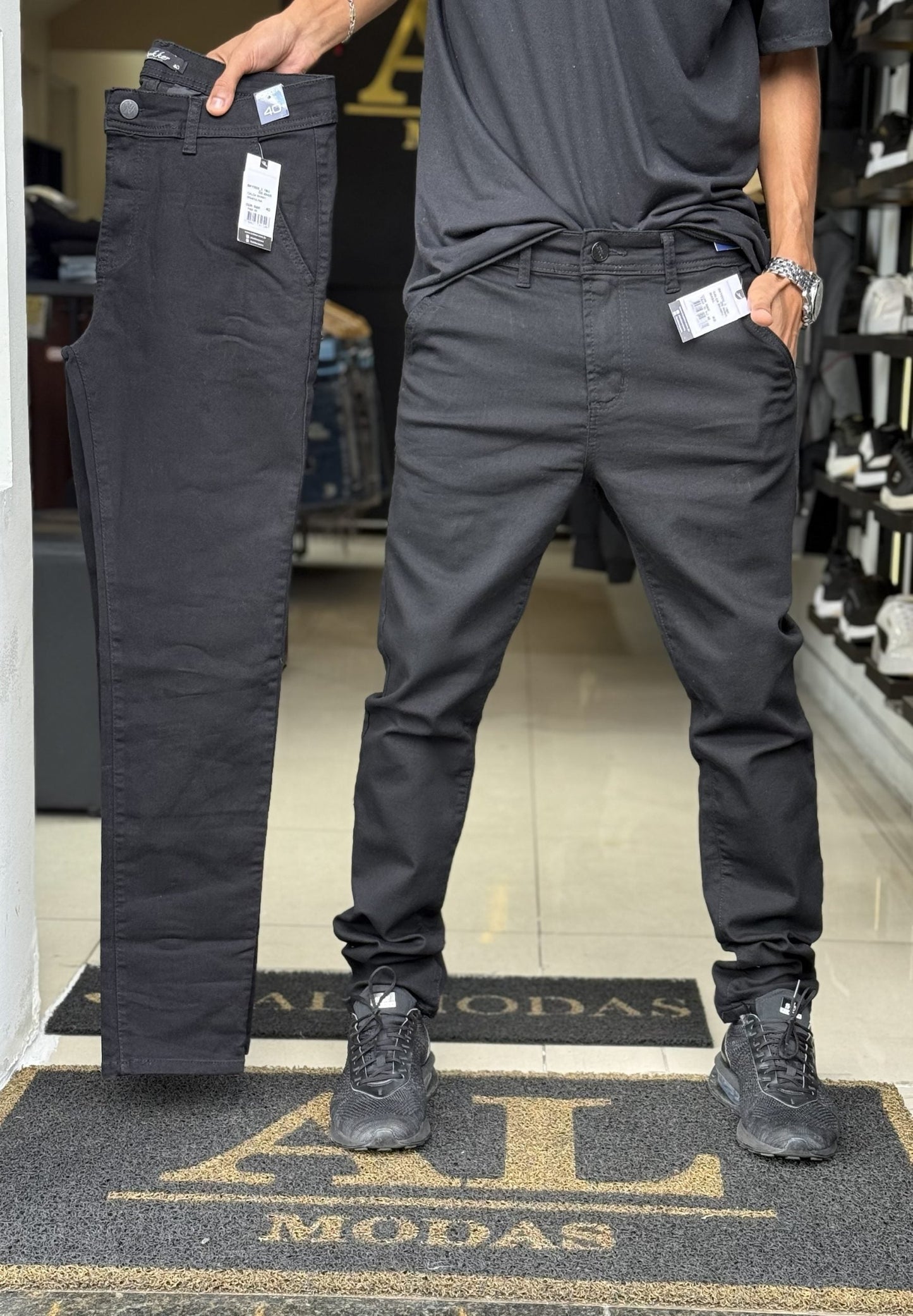 Calça Bokker Preta sarja