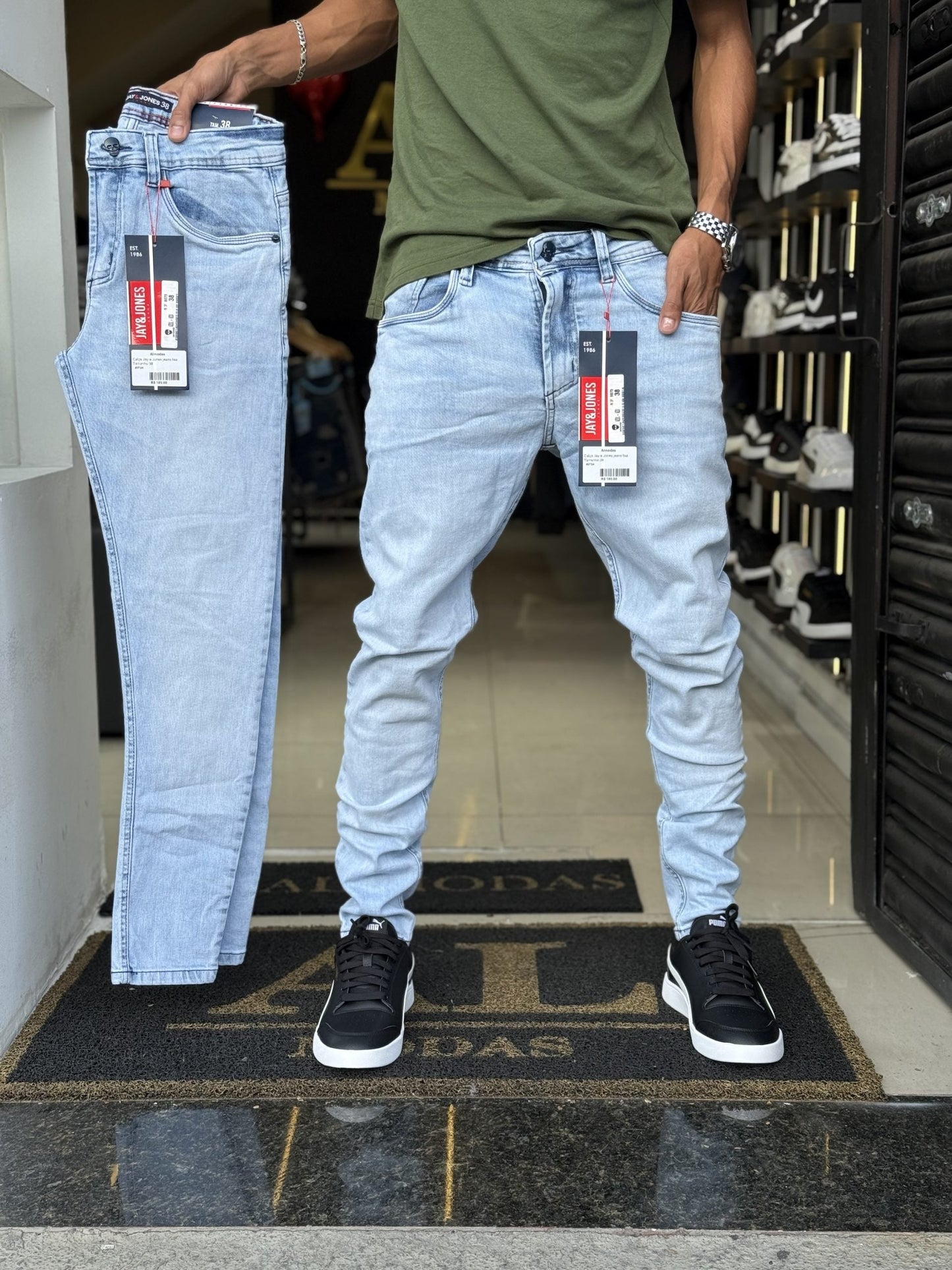 Calça Jay e Jones jeans lisa