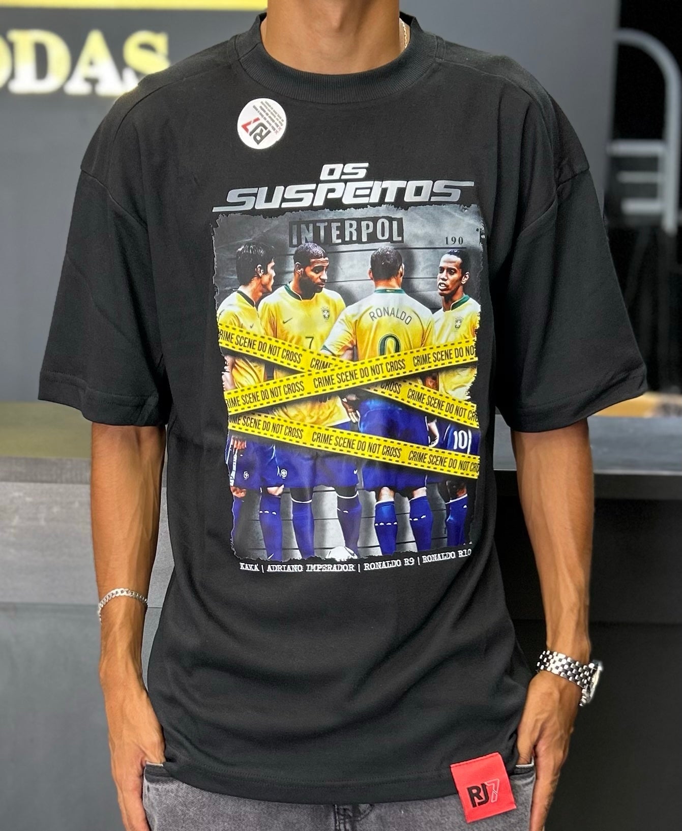 Camiseta oversized RJ7 os suspeitos