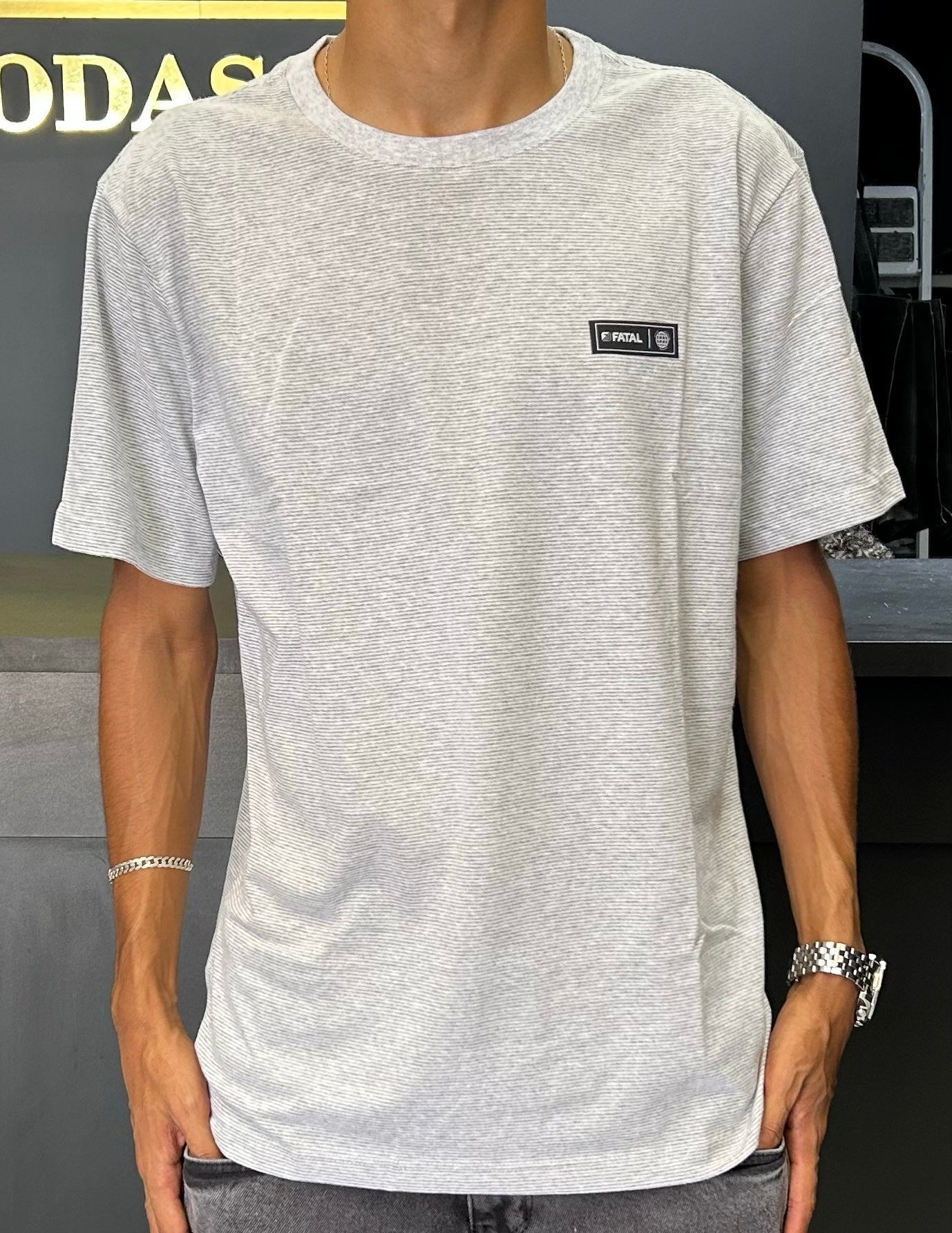 Camiseta fatal est saylor cinza