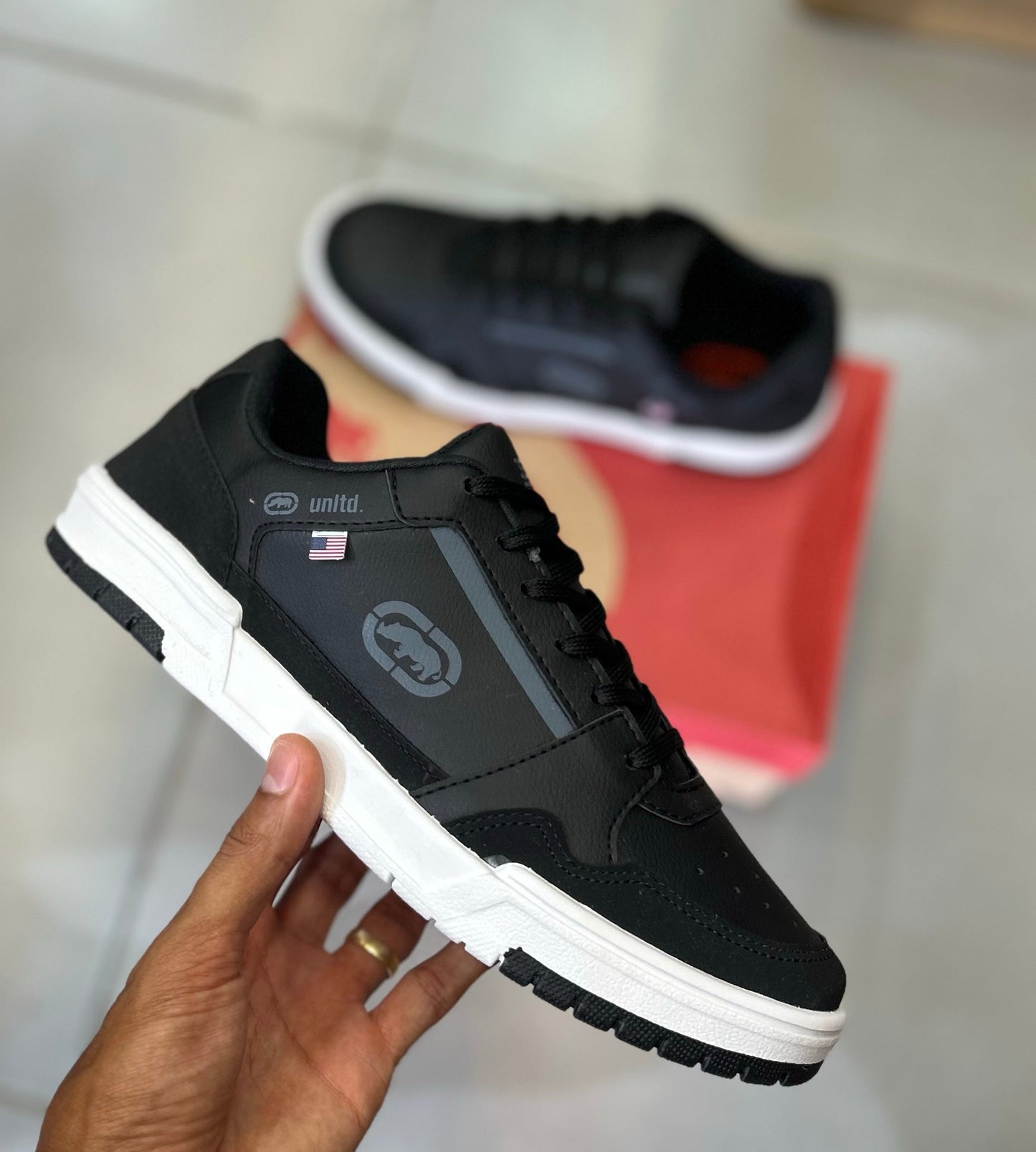 Tênis Ecko preto branco