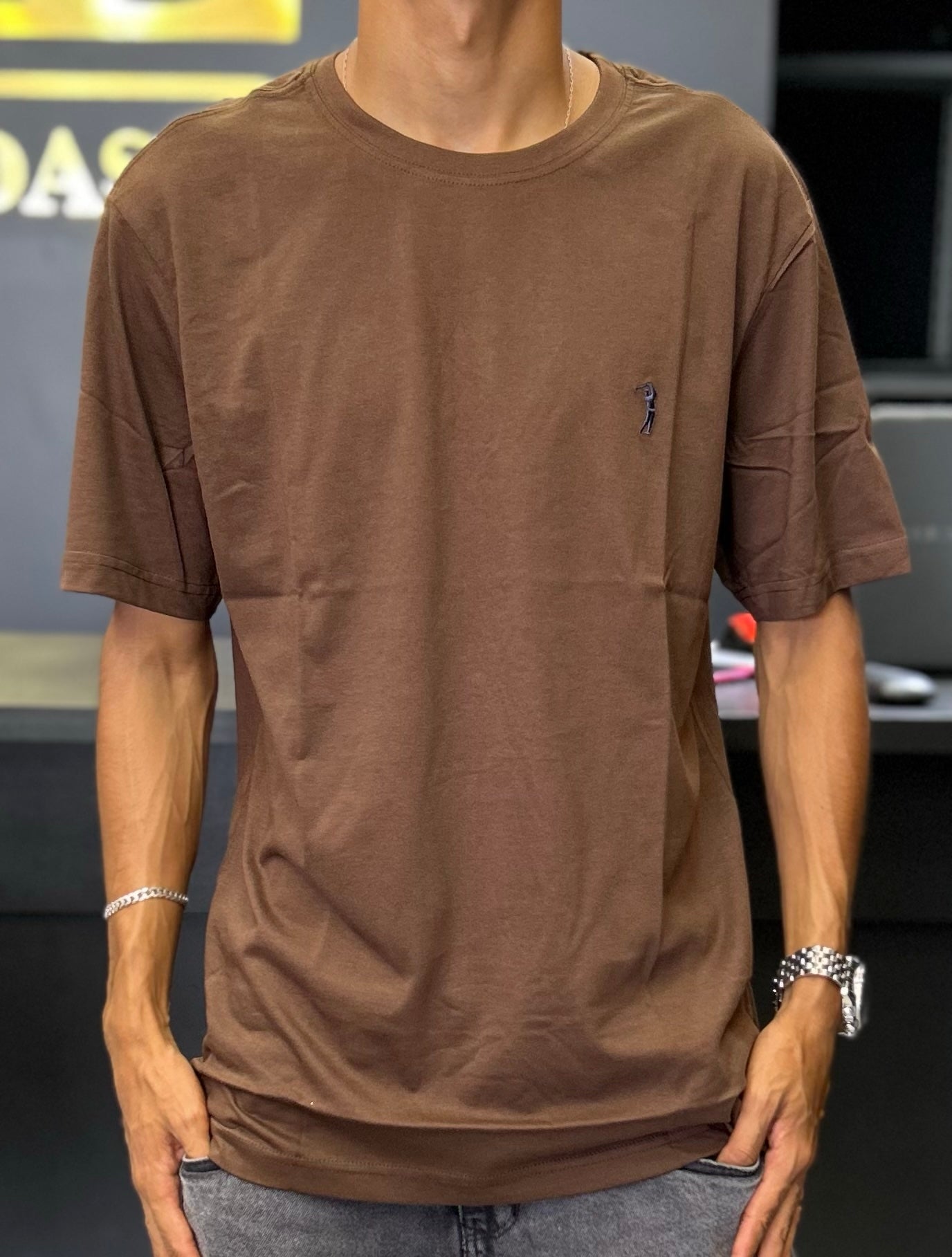 Camiseta Aleatory Gola careca básica