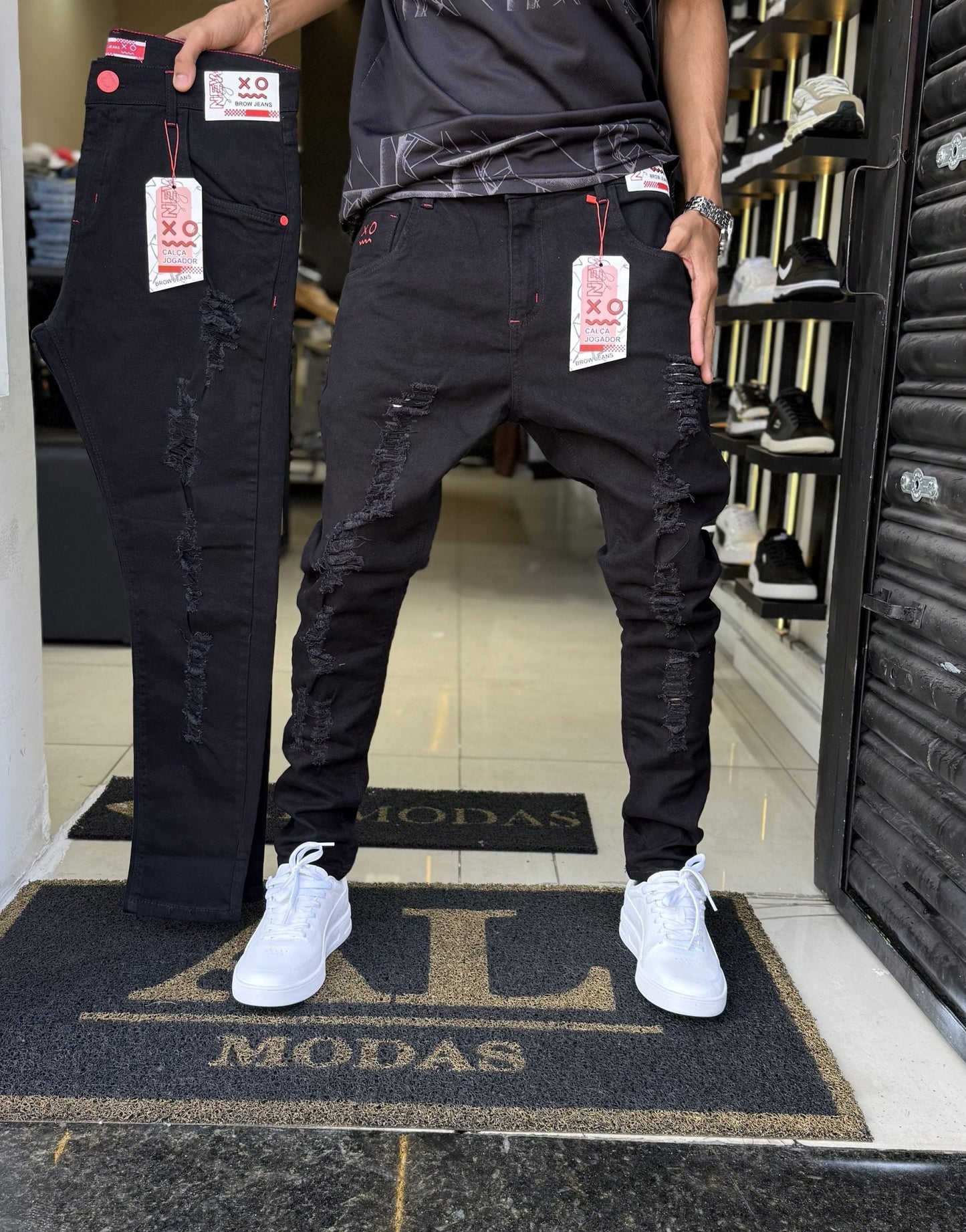 Calça Brow Jeans Preta rasgada